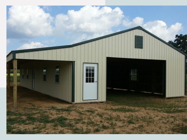 Строительство конюшен в Нягани